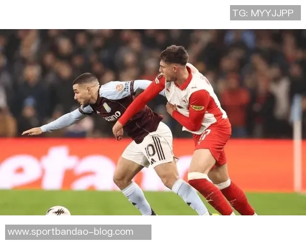 埃梅里指出梅里诺对罗杰斯犯规应再获黄牌引发争议